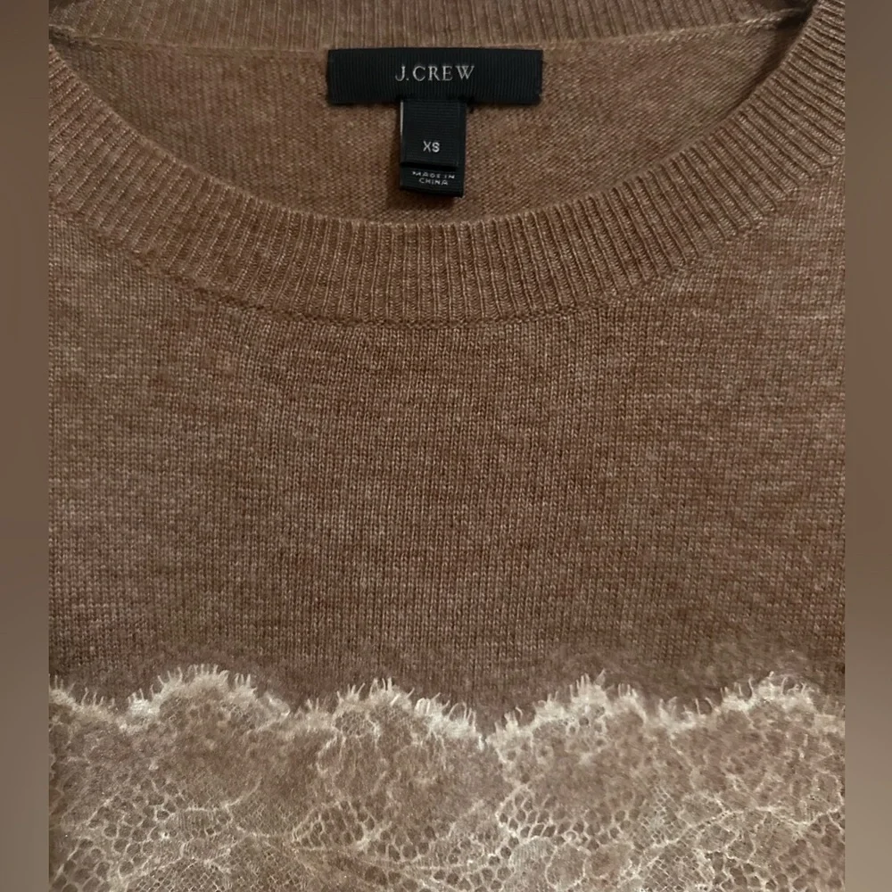 Women's J.Crew Wool Blend Knit Design Tan Crewneck Long Sleeve Sweater Size XS.‎